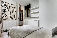 fresh bedding in Saint Germain des Pres - Grands Augustins luxury apartment