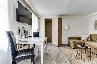 nice dining area of Montorgeuil - Argout luxury apartment