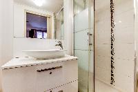 neat and trim lavatory of Montorgeuil - Argout luxury apartment