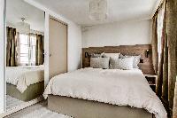 plush bedding in Montorgeuil - Argout luxury apartment