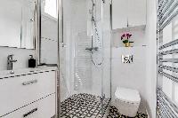 neat and fresh bathroom of Beaugrenelle - Saint Charles luxury apartment