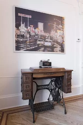 well-appointed New York Bergen Street luxury apartment