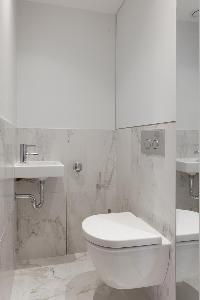 fresh bathroom in Quartier Latin - Quai de la Tournelle II luxury apartment