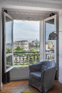 splendid balcony of Quartier Latin - Quai de la Tournelle II luxury apartment