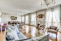 bright and breezy Champs Elysées - Foch III - 3 Bedrooms luxury apartment