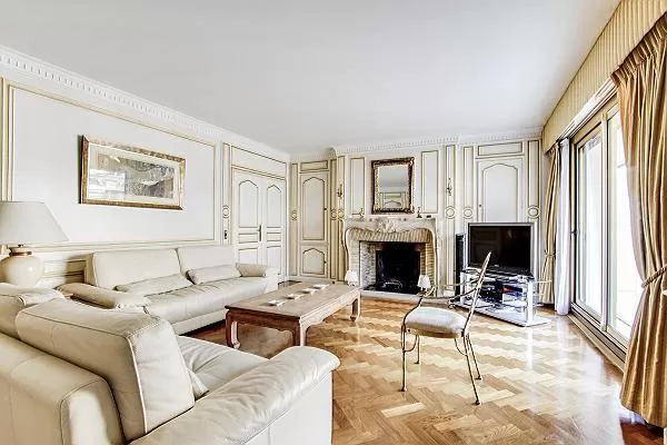 pleasant sitting area in Trocadéro - Poincaré 3 Bedrooms I luxury apartment