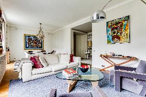 spacious Ternes luxury apartment, vacation rental