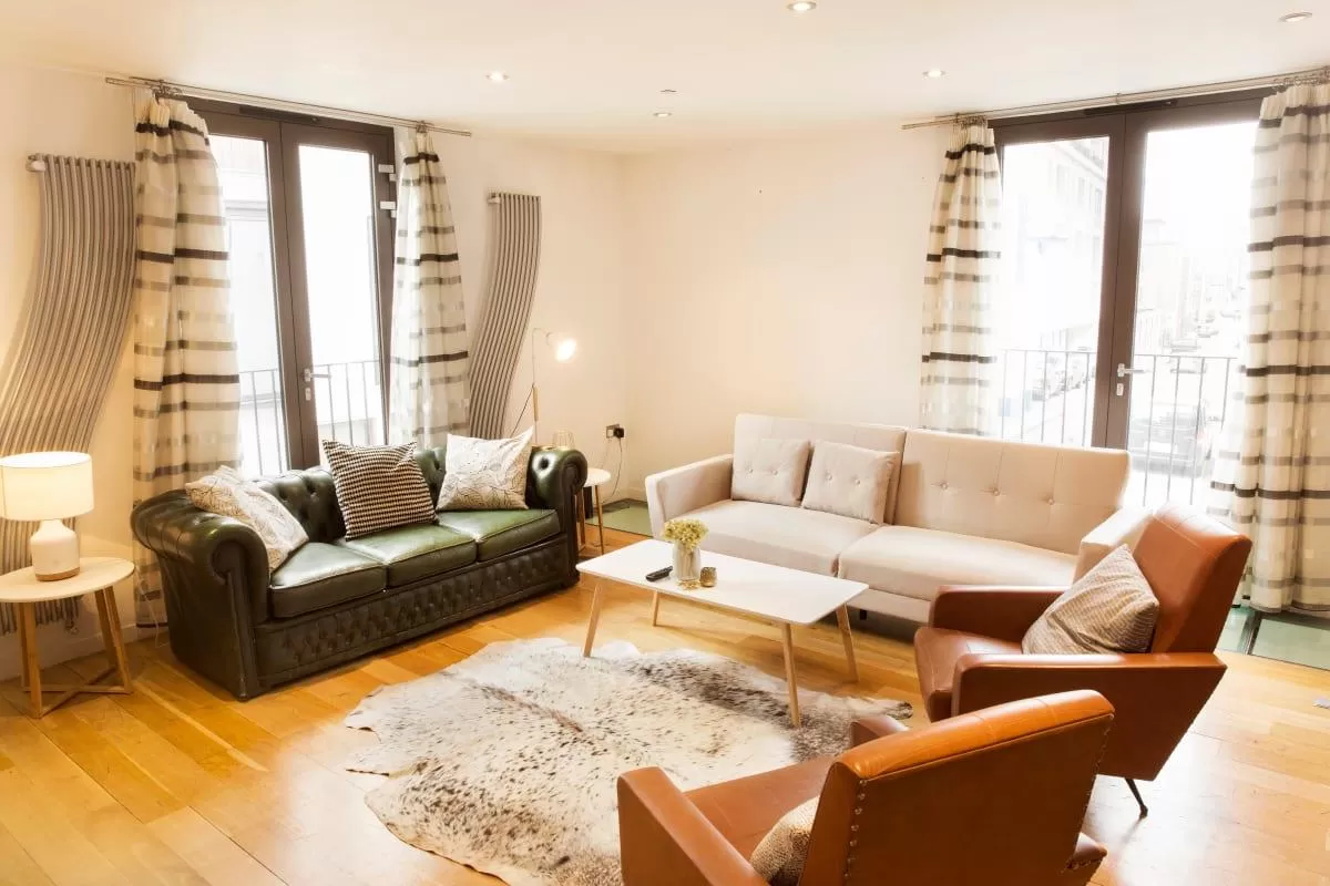 chic Holborn Lights luxury apartment and vacation rental