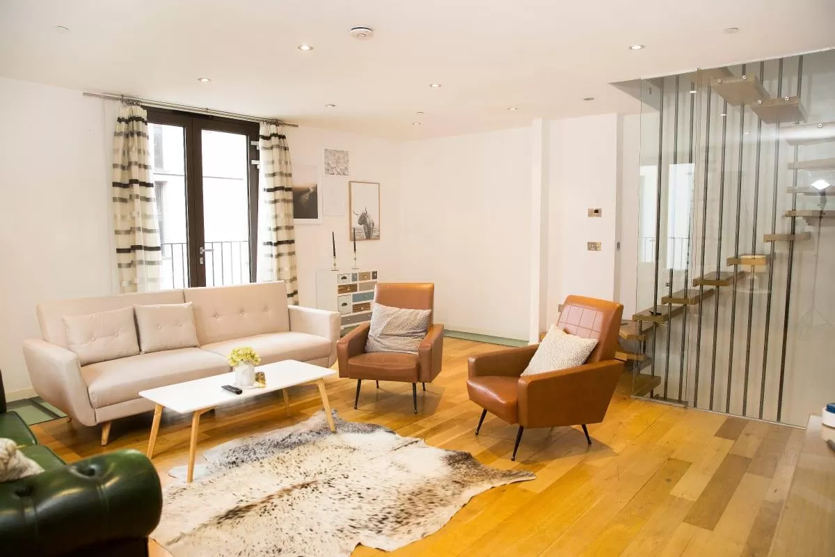 breezy and bright Holborn Lights luxury apartment and vacation rental