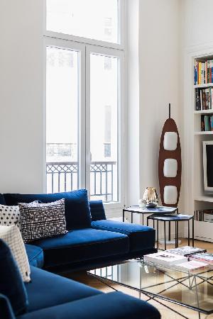 cool sitting area in Boulevard de Bonne Nouvelle IV luxury apartment