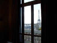 awesome view of the Eiffel Tower from Tour Eiffel - Place des Etats Unis luxury apartment