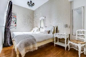 serene Marais - Francs Bourgeois luxury apartment