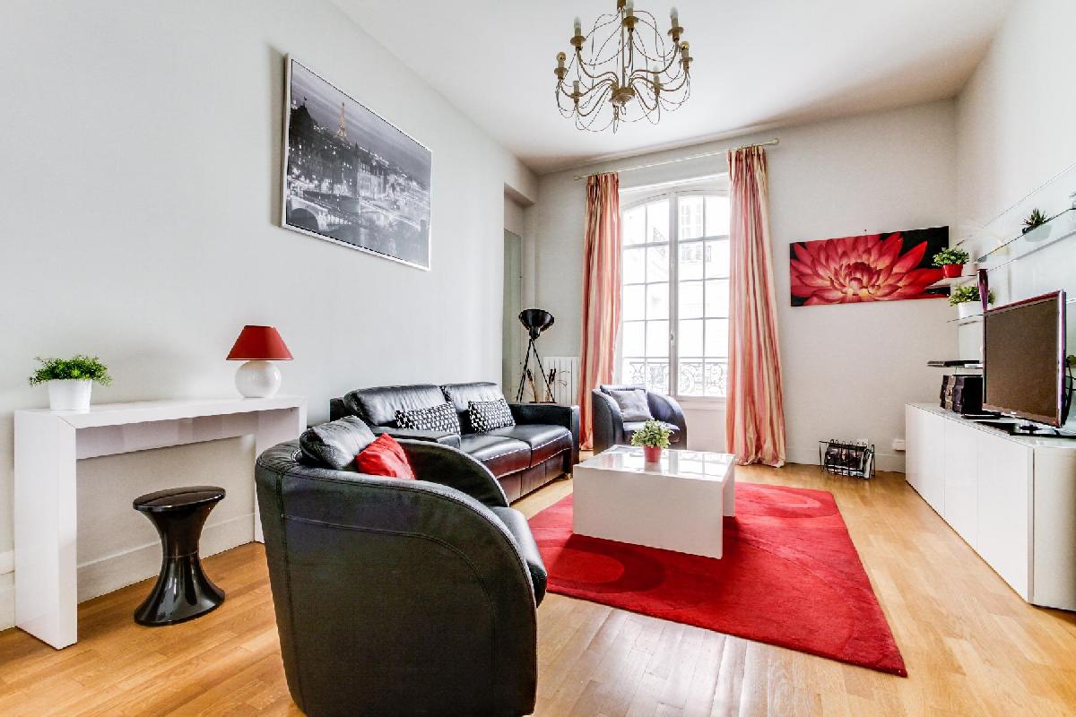 lovely Champs Elysées - Paul Baudry 1 bedroom luxury apartment and vacation rental