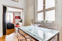 bright and breezy Champs Elysées - Paul Baudry 1 bedroom luxury apartment