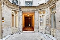 entrance and hallway in a 3-bedroom Paris luxury apartment