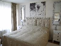 lovely bedroom in Tour Eiffel - Suffren luxury apartment
