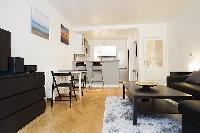 1-bedroom Paris luxury apartment with a spectrum of colors and contemporary furniture