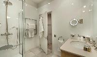 clean bathroom in Trocadero - Luxury Poincaré luxury apartment