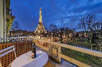 amazing view of the Eiffel Tower from Tour Eiffel - Trocadero Albert de Mun