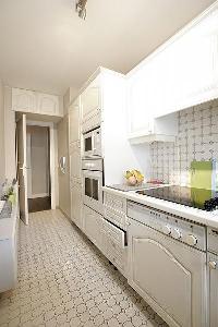 nice kitchen of Trocadero - Sablons luxury apartment