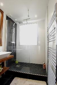 clean and fresh bathroom of Trocadero - Poincare luxury apartment