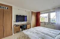 generous windows of Trocadéro - Poincaré 3 Bedrooms II luxury apartment