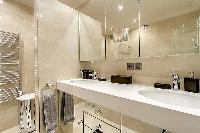 clean and fresh bathroom in Trocadero - Poincaré 2 bedrooms luxury apartment