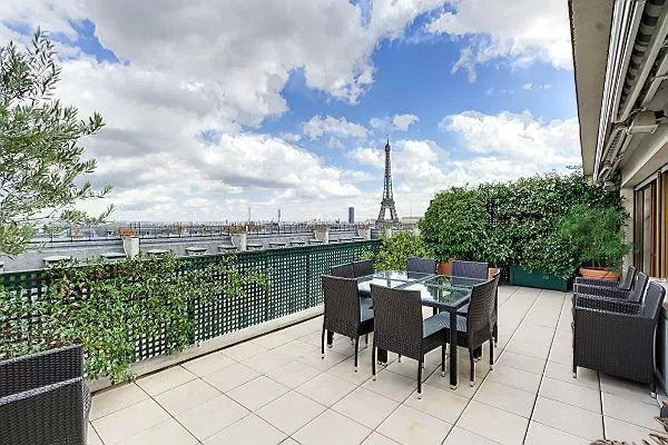 amazing terrace of Trocadero - Poincaré 2 bedrooms luxury apartment