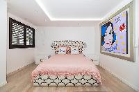pretty bedroom in Trocadero - Mandel 4 bedrooms luxury apartment