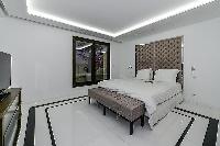 pleasant bedroom in Trocadero - Mandel 4 bedrooms luxury apartment