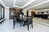 spacious Trocadero - Mandel 4 bedrooms luxury apartment