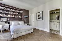 nice bedroom with en-suite bath at Notre Dame - Lemoine luxury apartment