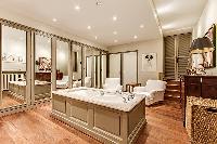 well-appointed Trocadero - Sheffer luxury apartment