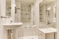 elegant bathroom interiors of Trocadero - Sheffer luxury apartment