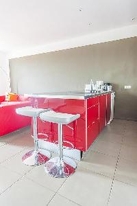 cool kitchen counter in Cannes - Barri luxury apartment