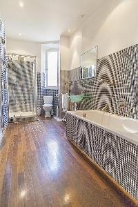 cool bathtub and shower in Cannes - Carnot luxury apartment