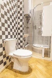 nice checkerboard bathroom tiles in Cannes - Carnot luxury apartment