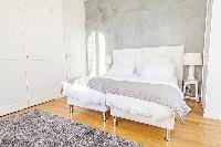 amazing king-size bed in Cannes - Church (Eglises) luxury apartment