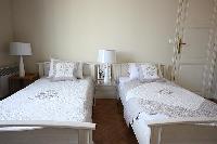 fresh and clean bedding in Cannes - Les Dunes luxury apartment