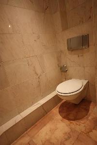 neat and clean toilet in Cannes - Les Dunes luxury apartment