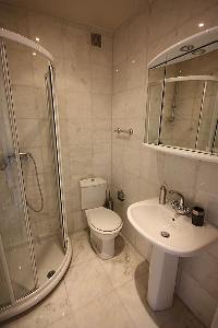 cool and fresh shower area in Cannes - Les Dunes luxury apartment