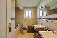 elegant bathroom with tub in Cannes - Mahtari luxury apartment