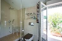 refreshing bathroom in Cannes - Mahtari luxury apartment