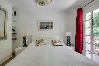 clean and crisp bedroom linens in Cannes - Mahtari luxury apartment