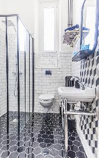 cool shower area in Cannes - Pere Muret luxury apartment