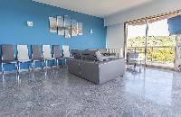 refreshing aquamarine wall in Cannes - Soleil