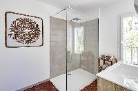 fascinating bathroom art in Cannes - Villa Edith luxury apartment