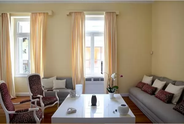 beautiful Athens - The White House Plaka Mansion luxury apartment and holiday home