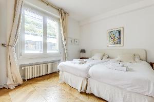 Champs Elysées - Bassano 2 Bedrooms