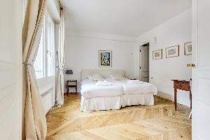 Champs Elysées - Bassano 2 Bedrooms